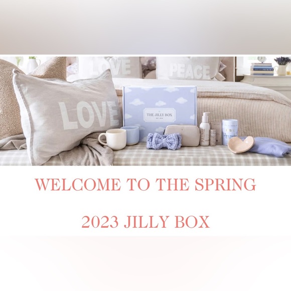 Brand new - Pom Pom at Home pillow shams from the Spring 2023 Jilly Box - Picture 6 of 9